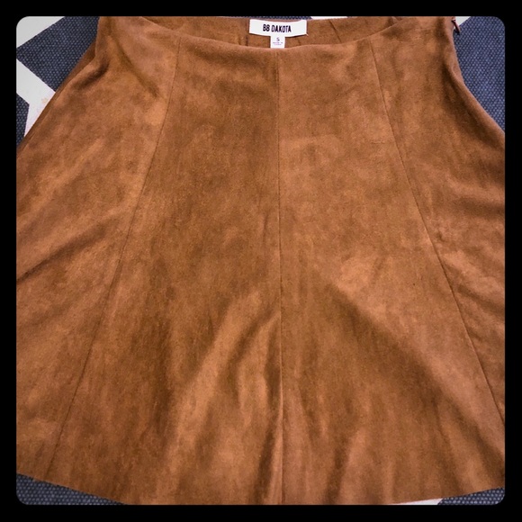 Brown suede skirt - Picture 1 of 3